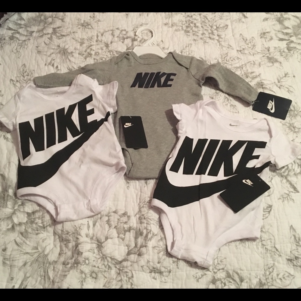 *SOLD* Nike onesies/bodysuits size 6/9, NWT - Picture 2 of 5